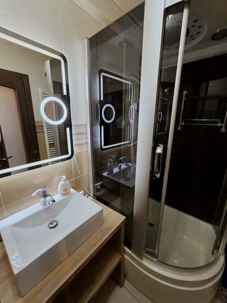 Sala Palatului, Cismigiu, Calea Victoriei, 2 camere, et. 6/8, mobilat,